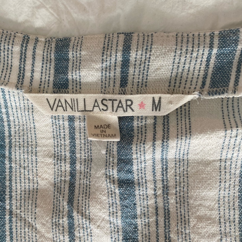 Linen-style Crop Top - Picture 2 of 2